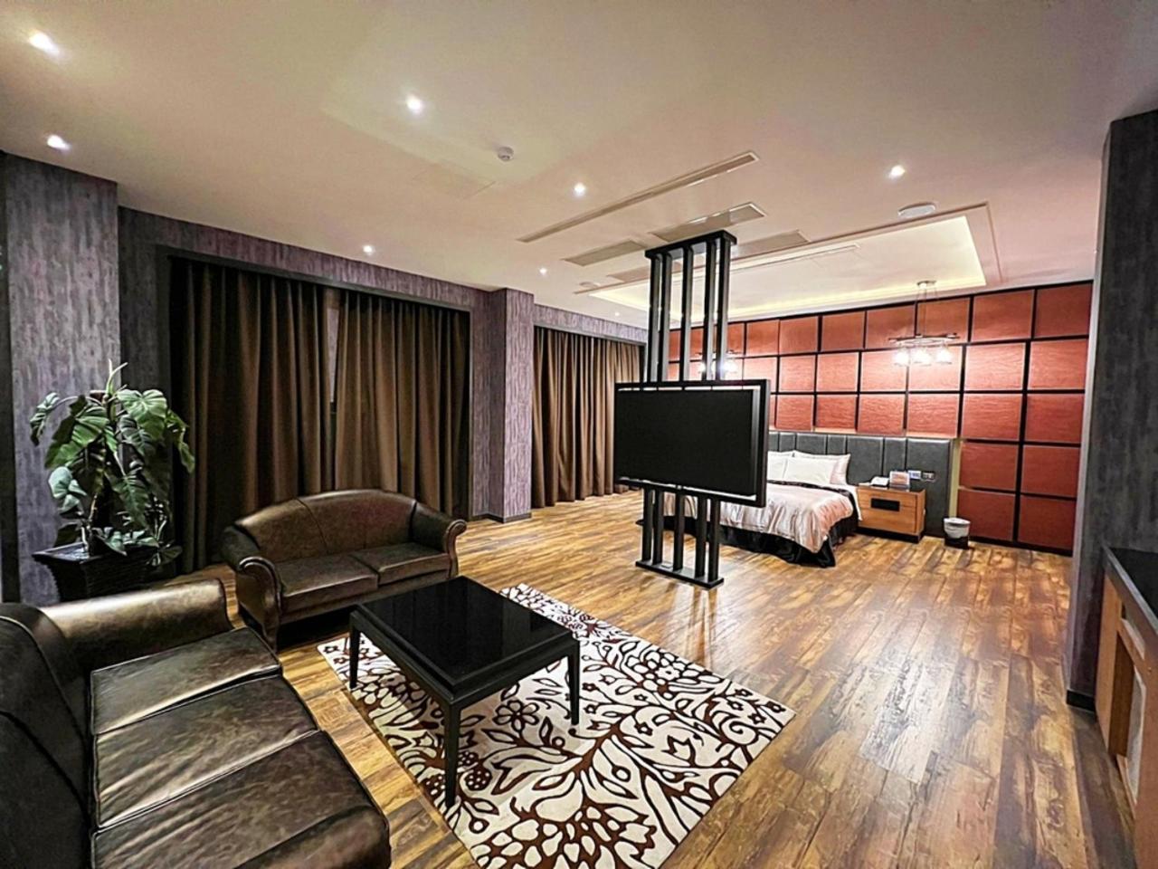 Aquarius Motel Taichung Eksteriør billede