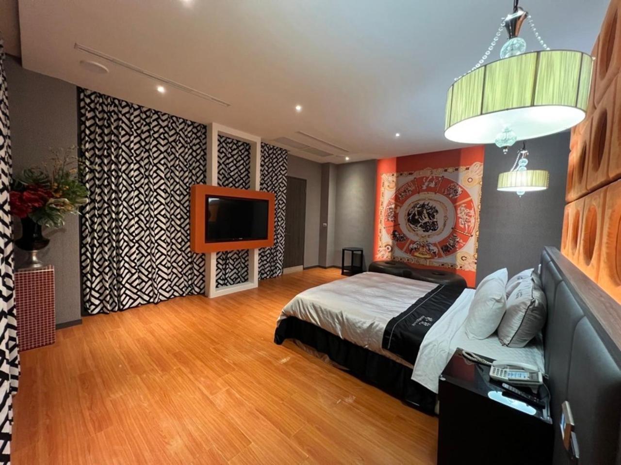 Aquarius Motel Taichung Eksteriør billede